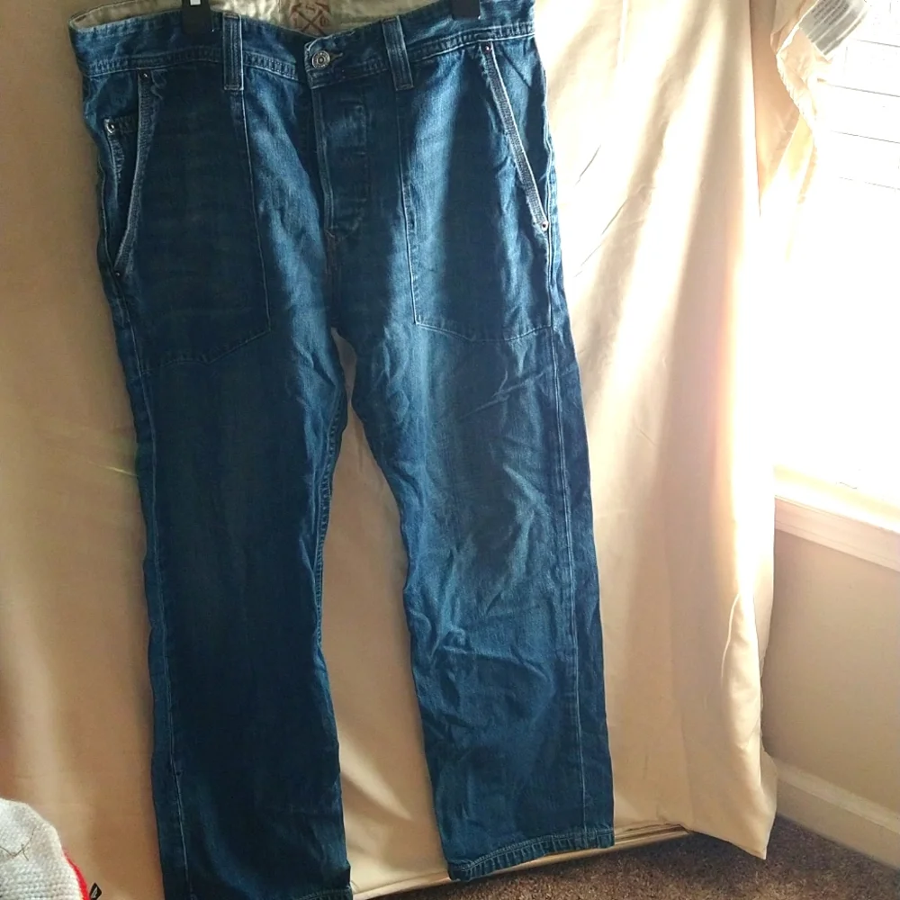 Levis - Picture 2 of 8